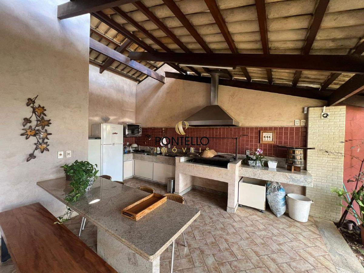 Casa, Santa Rita de Cássia, 8 Quartos, 4 Vagas, 2 Suítes