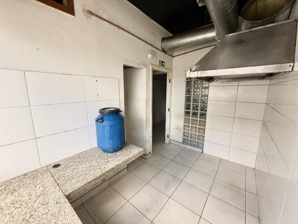 Andar, São José, 0 Quarto, 1 Vaga