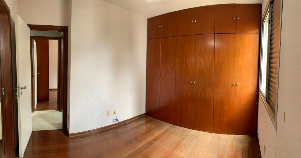 Apartamento, Funcionários, 2 Quartos, 1 Vaga, 1 Suíte