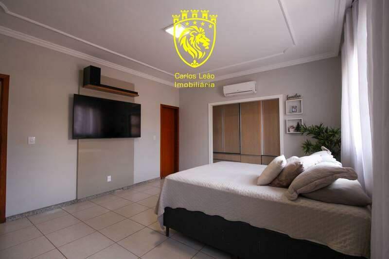 Casa, João Pinheiro, 5 Quartos, 5 Vagas, 1 Suíte