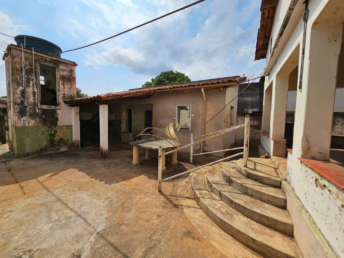Casa, Centro, 4 Quartos, 2 Vagas