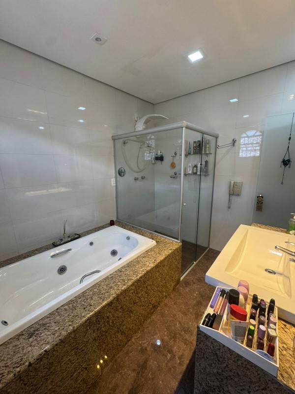 Casa, Trevo, 4 Quartos, 10 Vagas, 1 Suíte