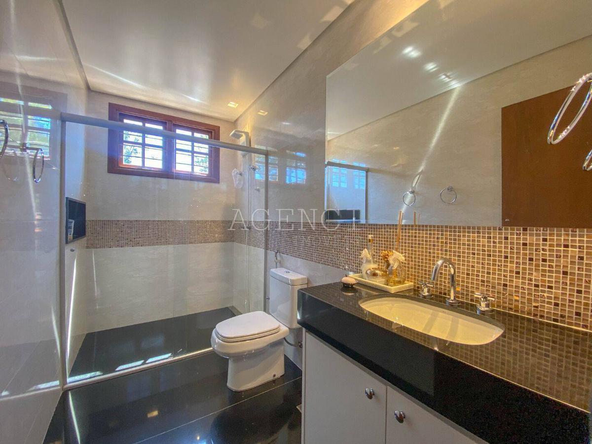 Casa, Trevo, 4 Quartos, 0 Vaga, 1 Suíte