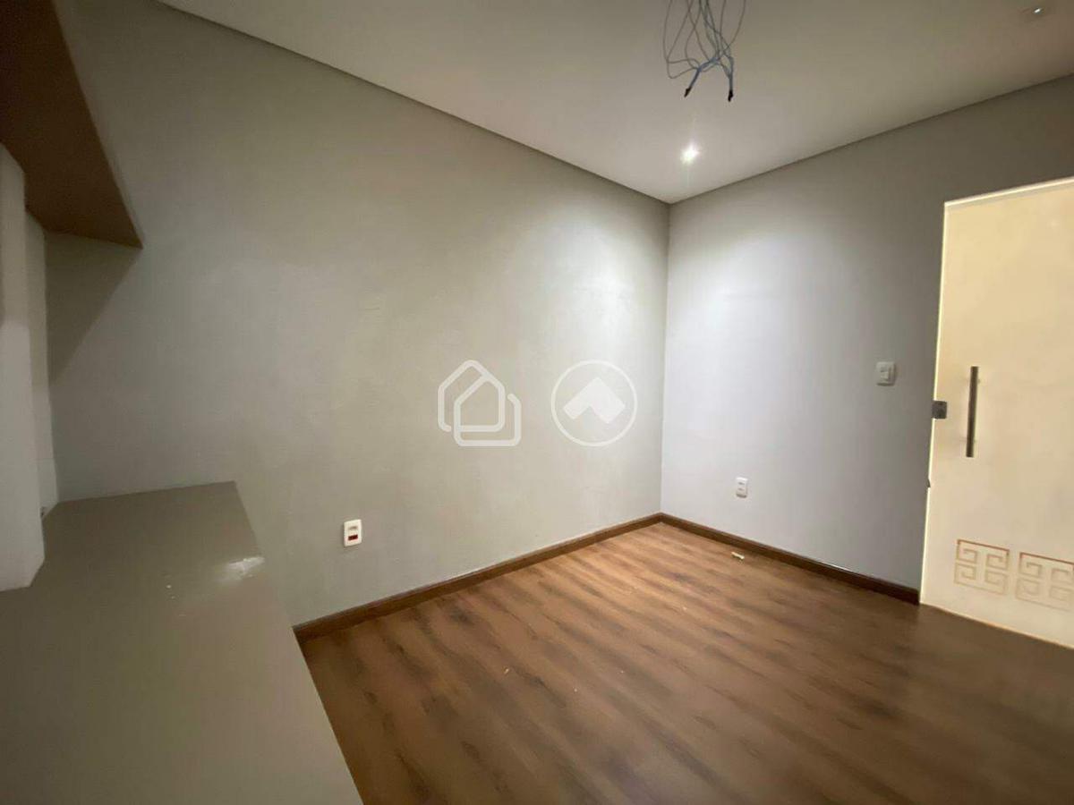 Loja, Buritis, 10 Vagas