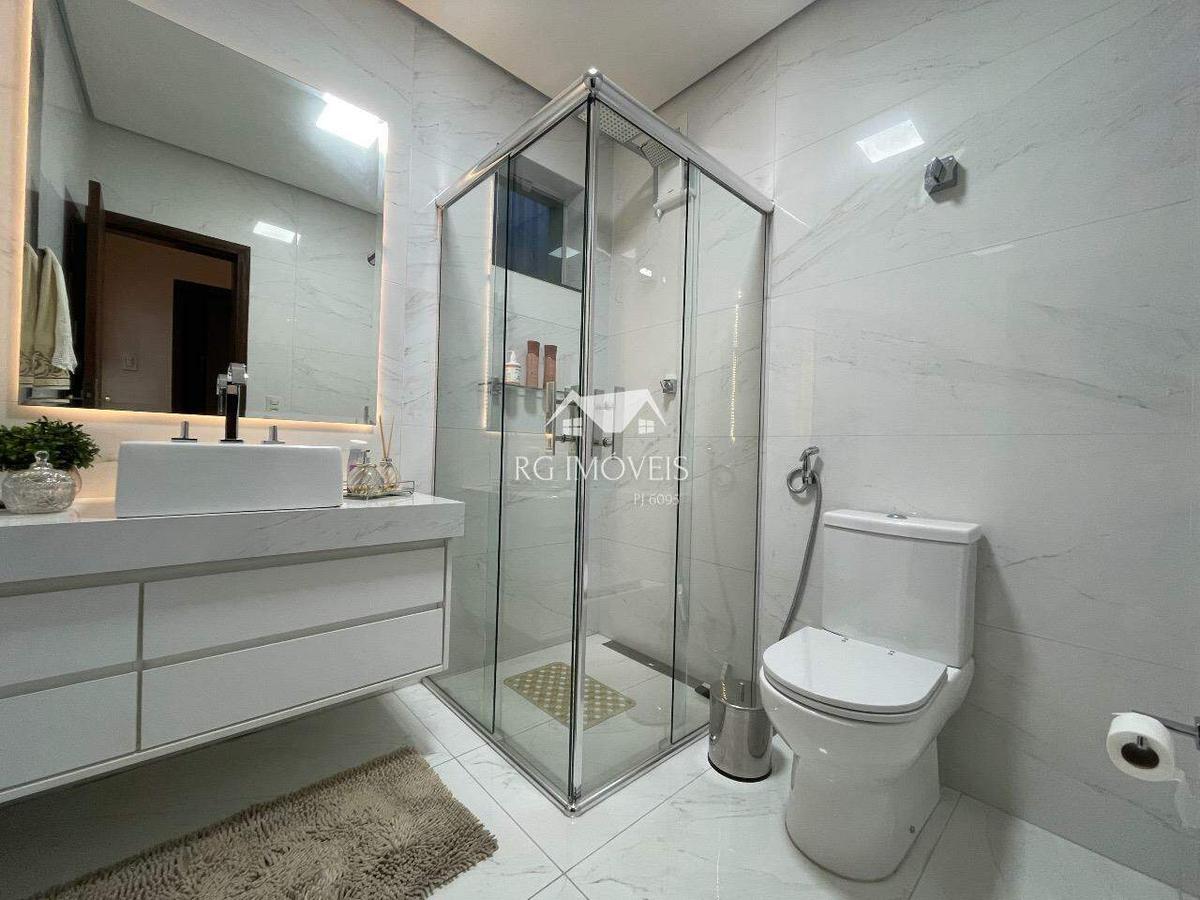 Casa, Barreiro, 3 Quartos, 8 Vagas, 1 Suíte
