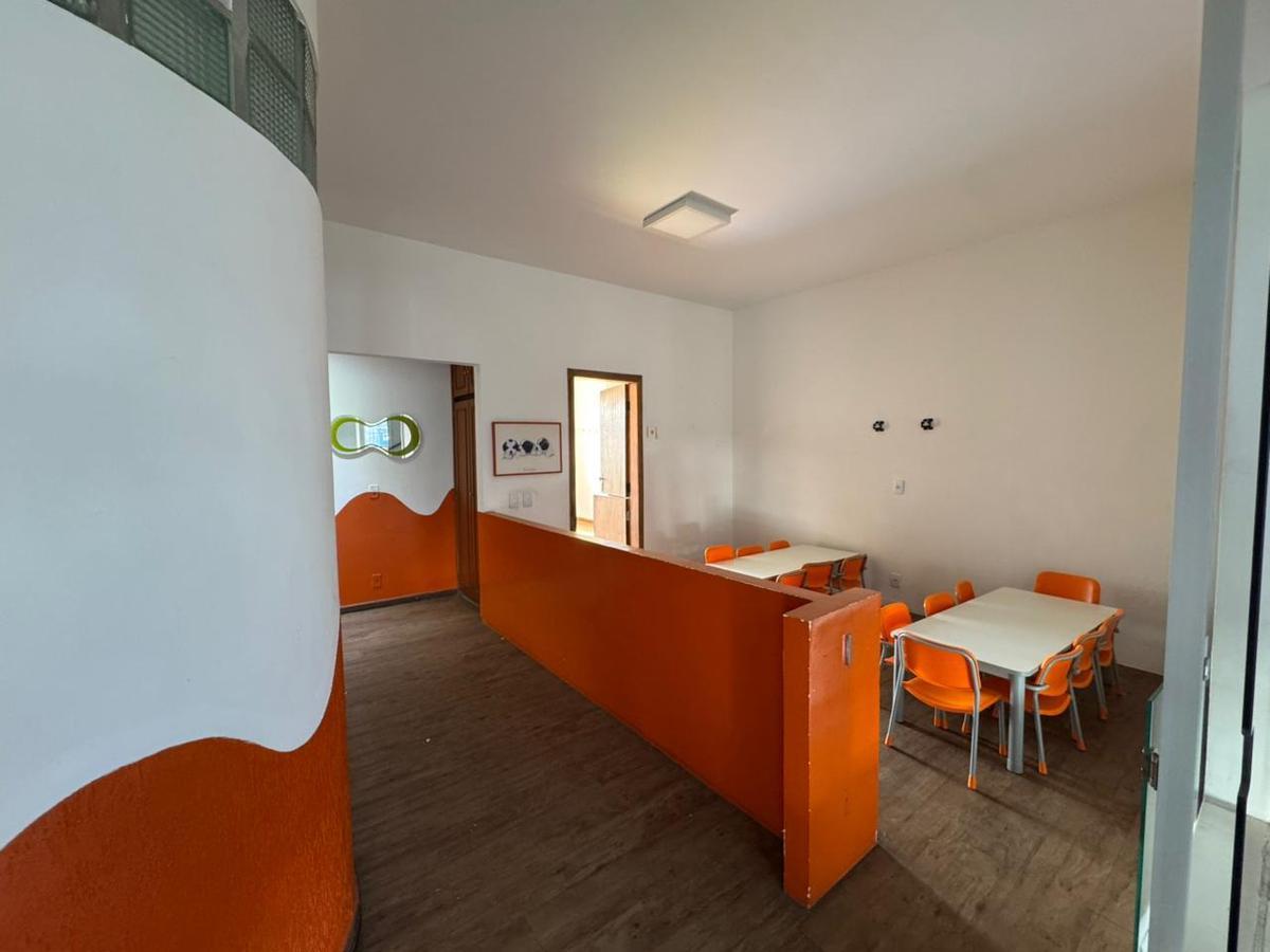 Prédio, Colégio Batista, 0 Quarto, 0 Vaga