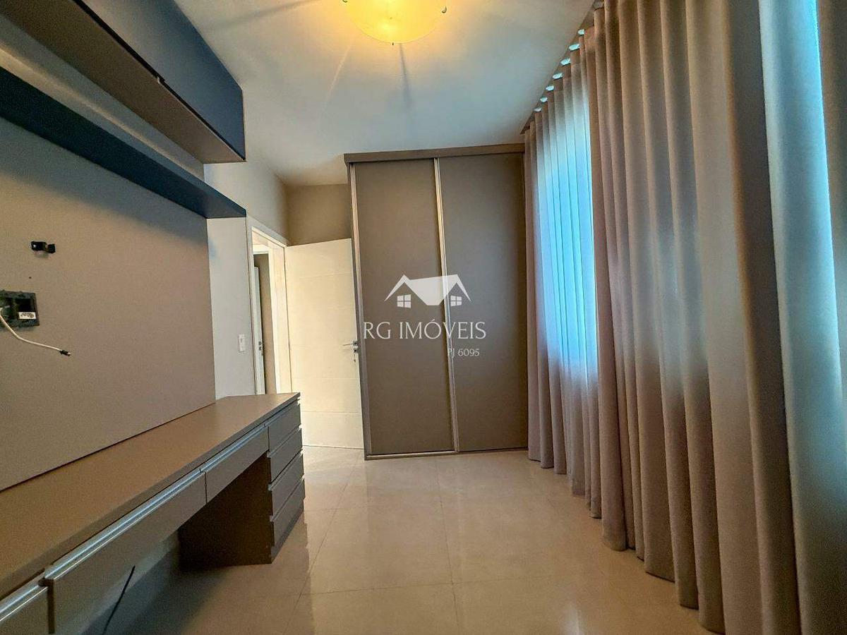 Casa, Brasil Industrial, 8 Quartos, 3 Vagas, 3 Suítes