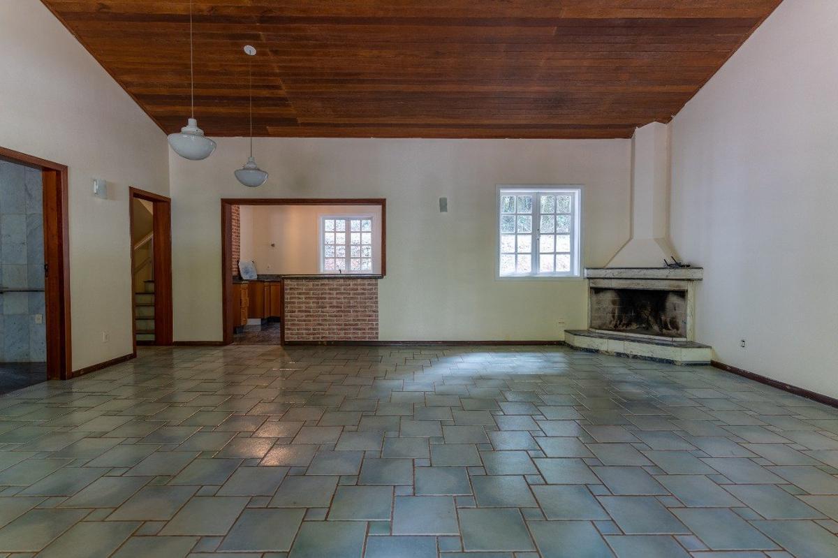 Casa, São Sebastião das Águas Claras, 4 Quartos, 5 Vagas, 3 Suítes