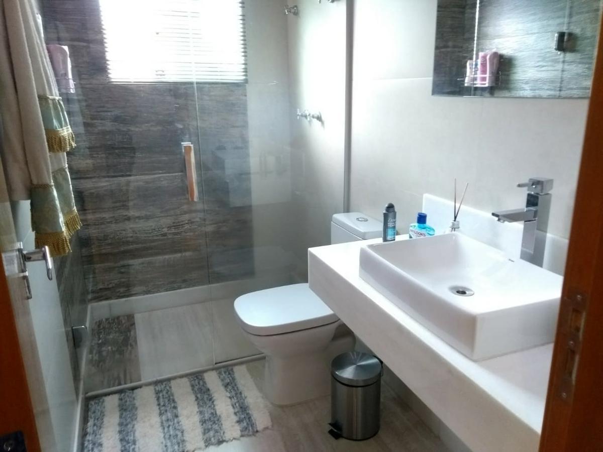 Casa, Cabral, 3 Quartos, 2 Vagas, 1 Suíte