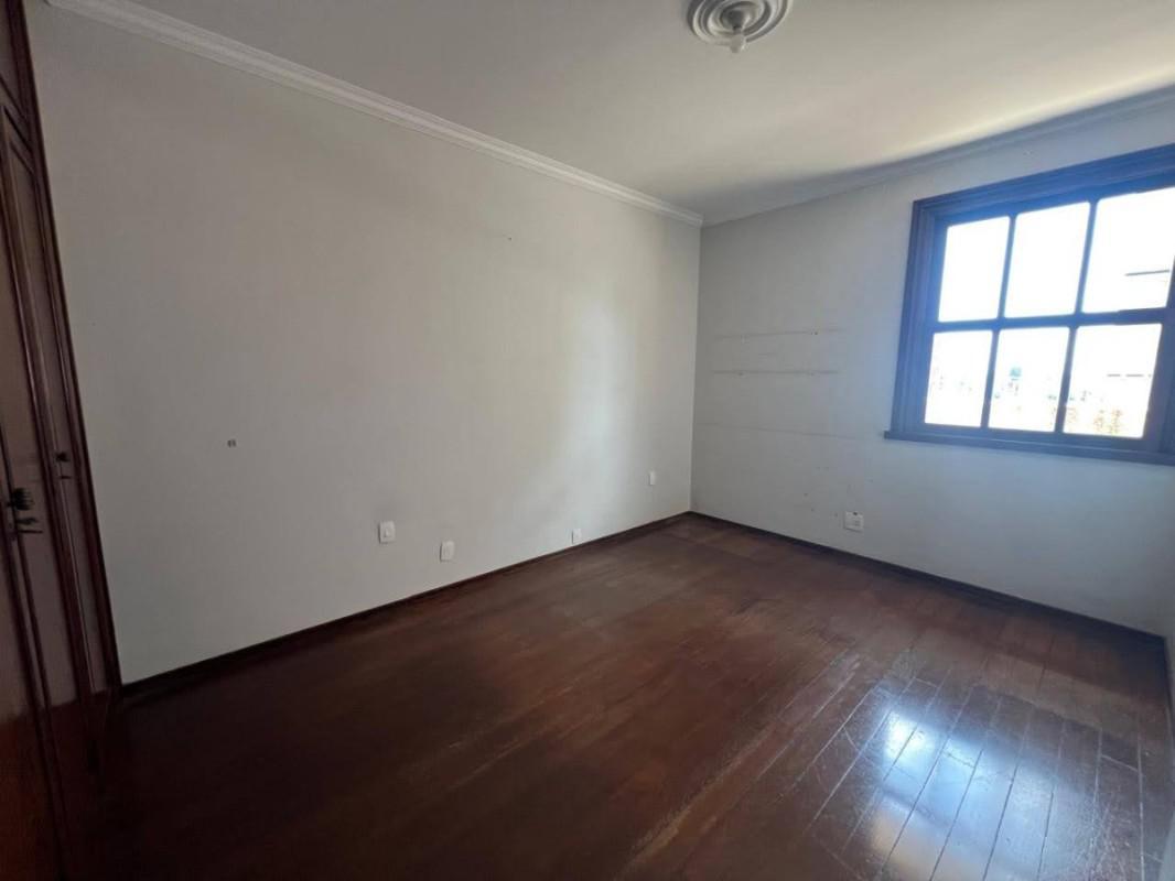 Apartamento, Funcionários, 4 Quartos, 4 Vagas, 1 Suíte