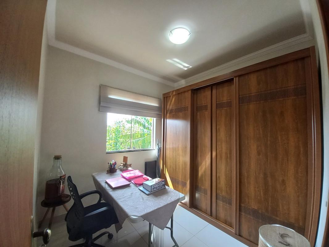 Casa, Industrial São Luiz, 3 Quartos, 2 Vagas, 1 Suíte