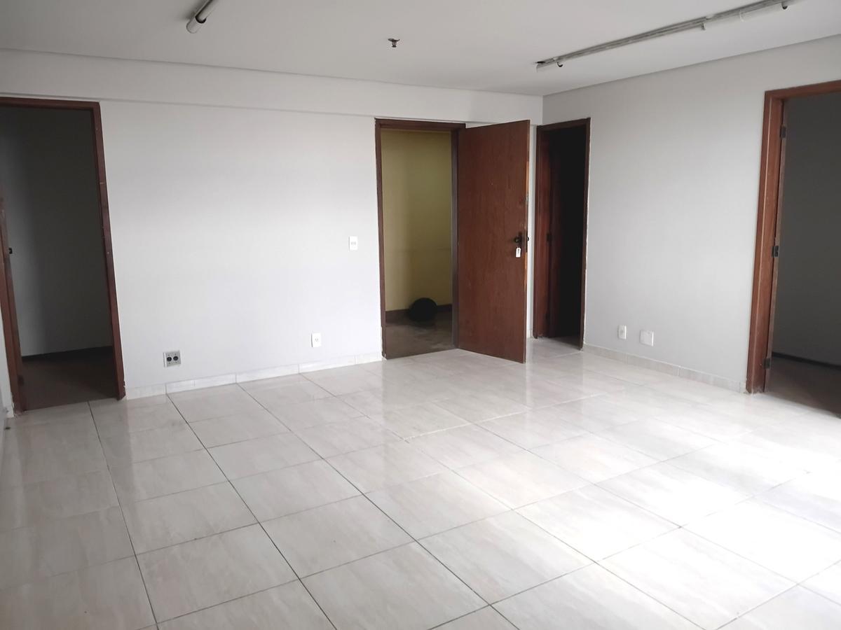 Sala, Barro Preto