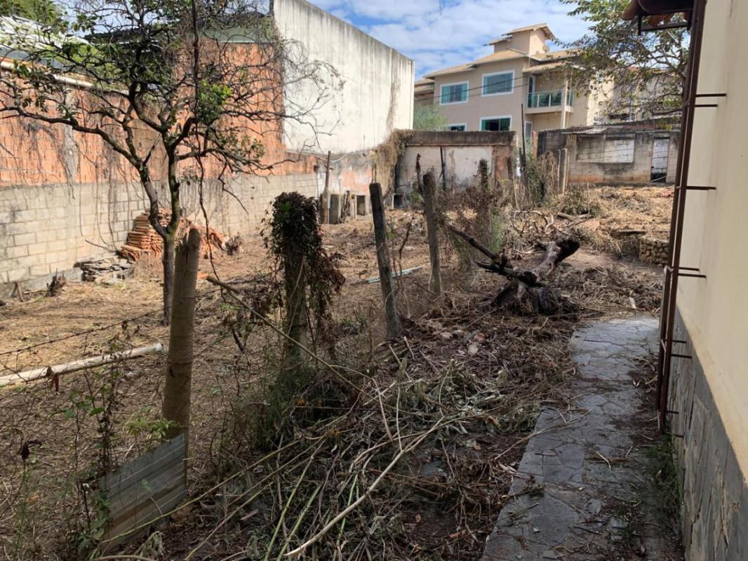 Lote, Santa Mônica, 0 Quarto, 0 Vaga