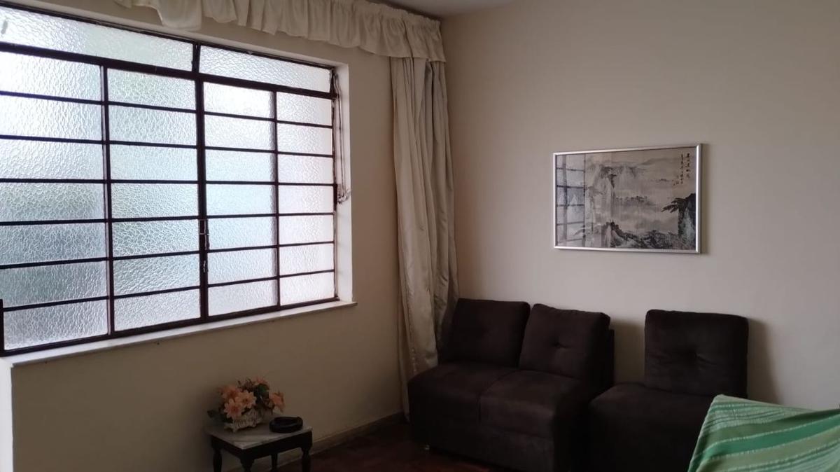 Casa, Sagrada Família, 5 Quartos, 0 Vaga, 1 Suíte