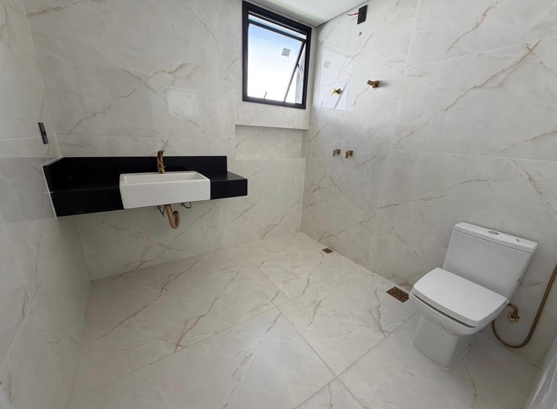 Casa, Trevo, 4 Quartos, 3 Vagas, 3 Suítes