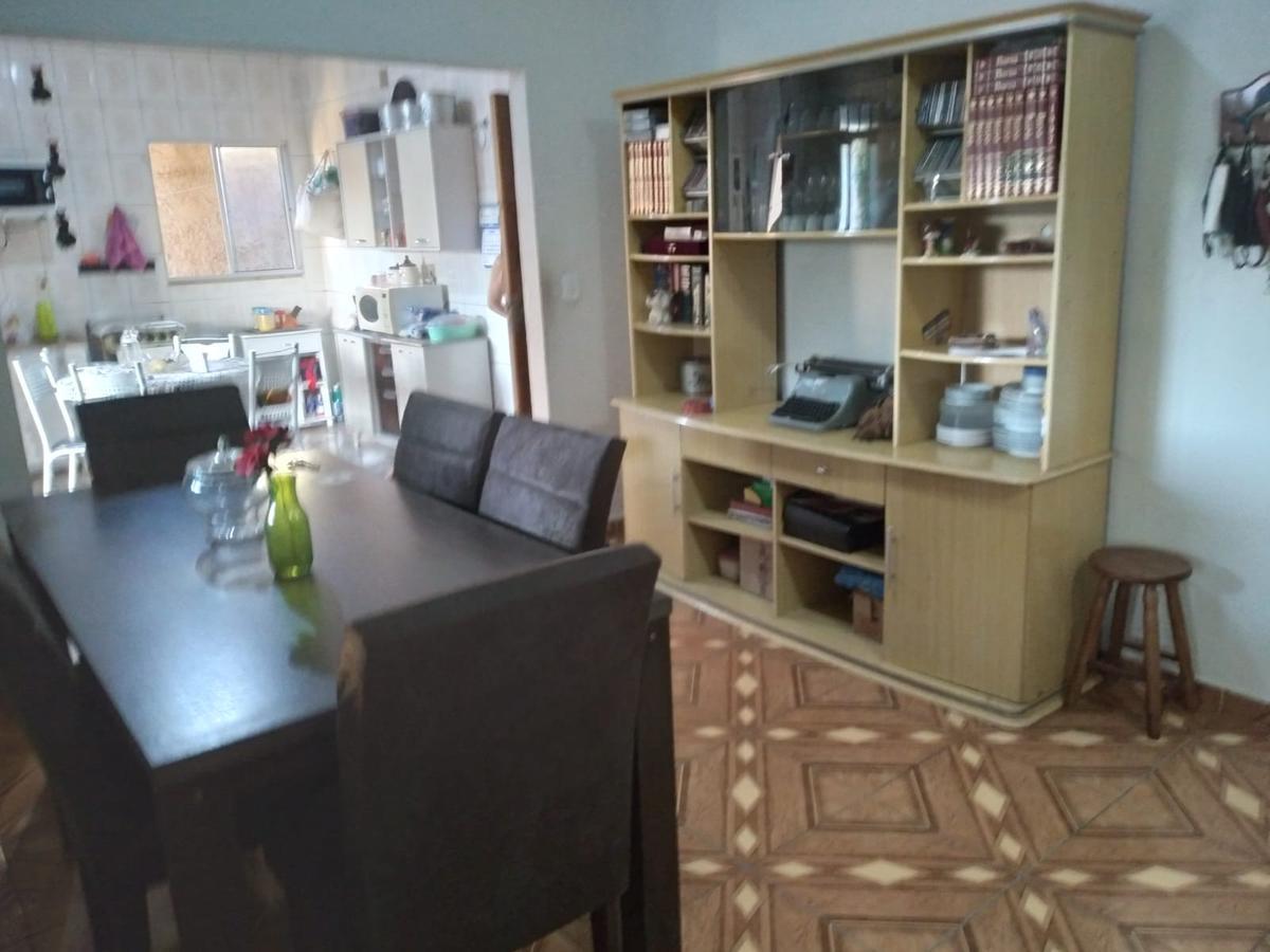 Casa, Santa Terezinha, 6 Quartos, 4 Vagas, 1 Suíte