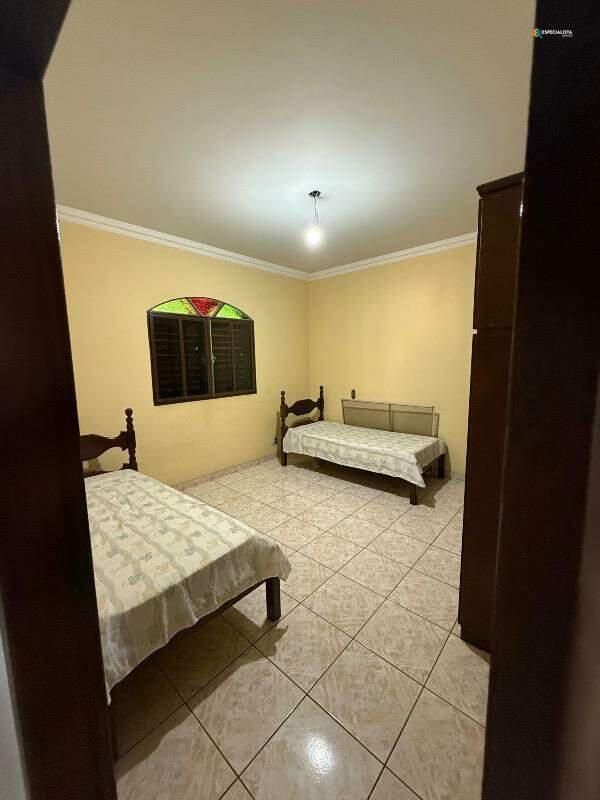 Casa, Frimisa, 4 Quartos, 0 Vaga, 1 Suíte