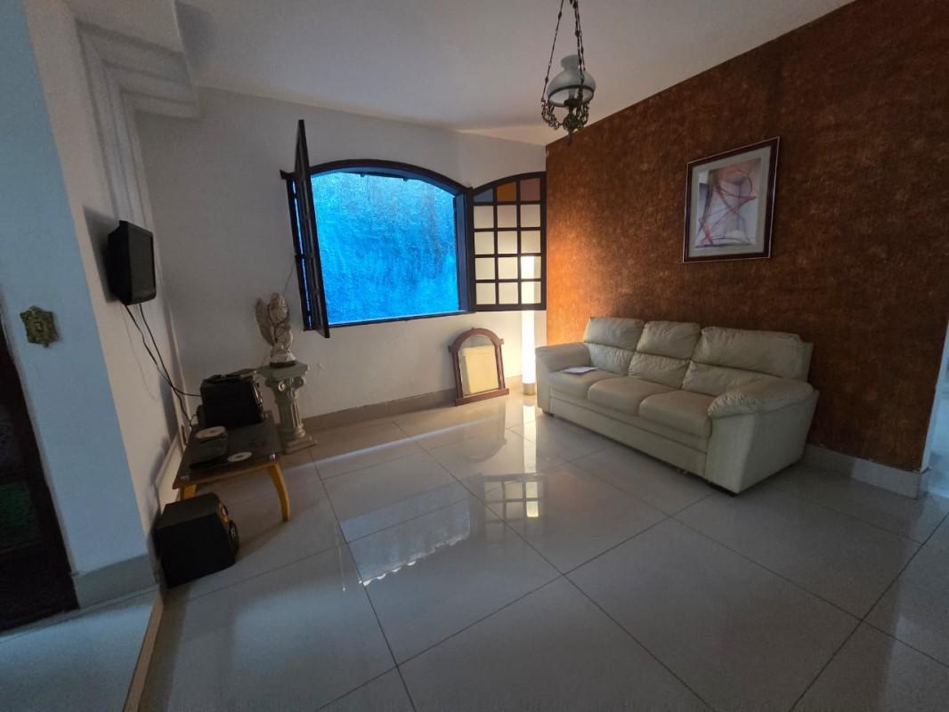Casa, Coqueiros, 4 Quartos, 1 Vaga, 1 Suíte