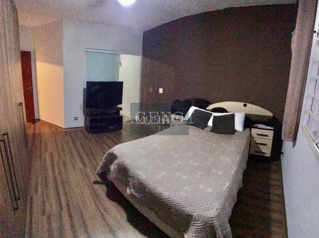 Casa, Cabral, 5 Quartos, 0 Vaga, 1 Suíte