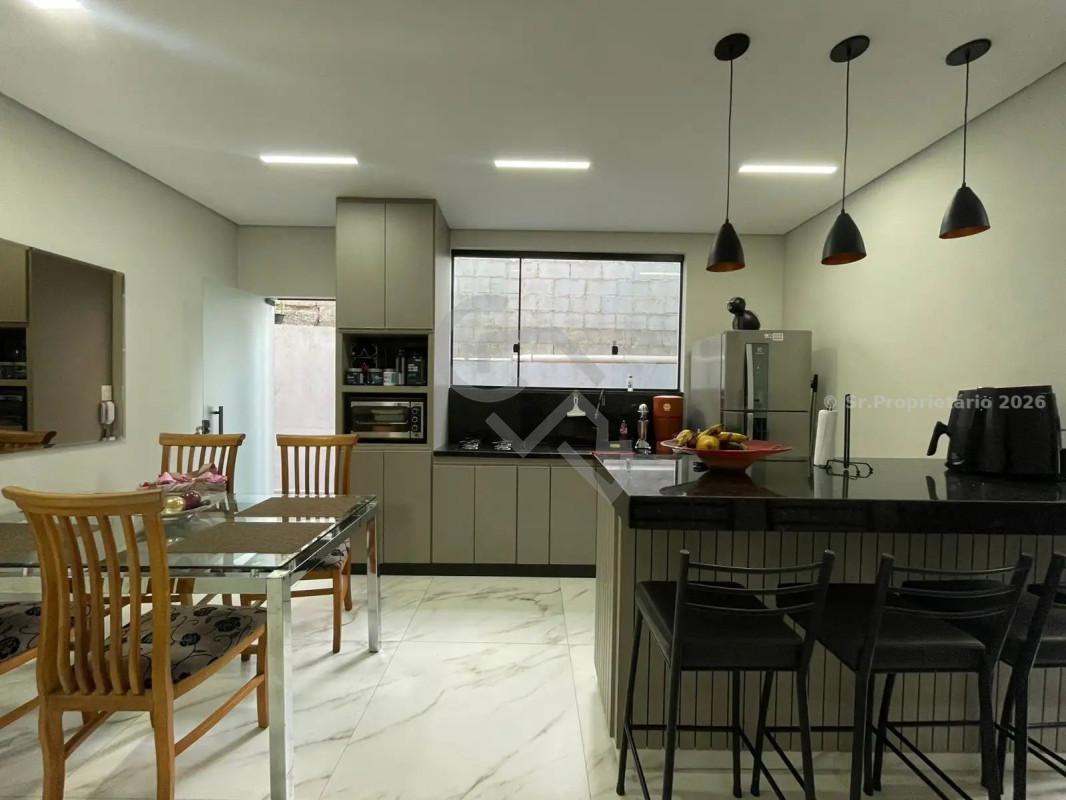 Casa, Santa Efigênia, 3 Quartos, 2 Vagas, 1 Suíte