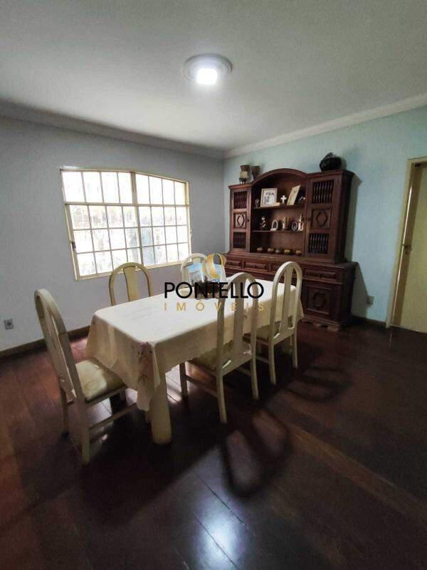 Casa, Planalto, 7 Quartos, 5 Vagas, 3 Suítes