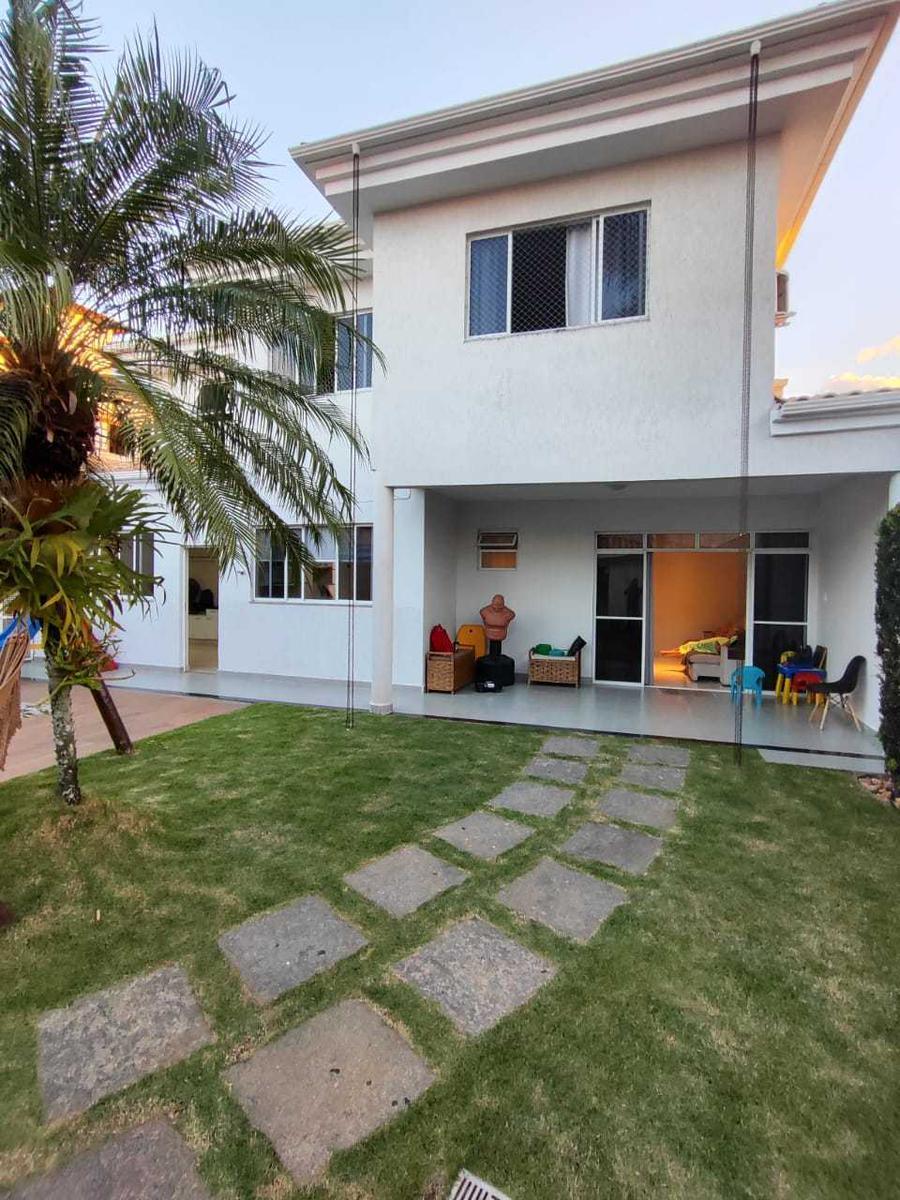 Casa, Castelo, 4 Quartos, 4 Vagas, 1 Suíte