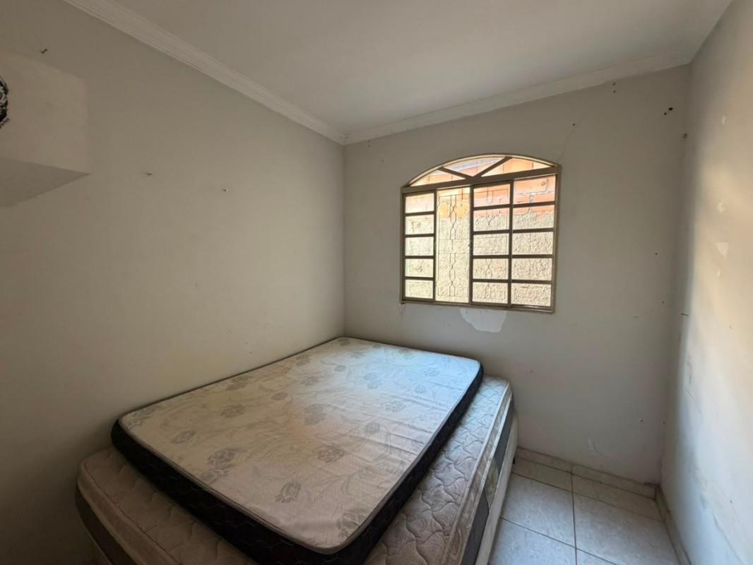 Casa, Industrial, 3 Quartos, 2 Vagas