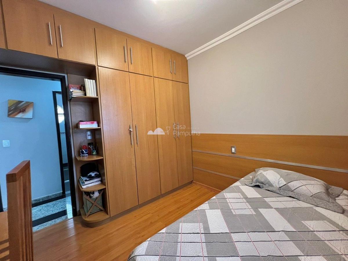 Casa, Planalto, 6 Quartos, 4 Vagas, 2 Suítes