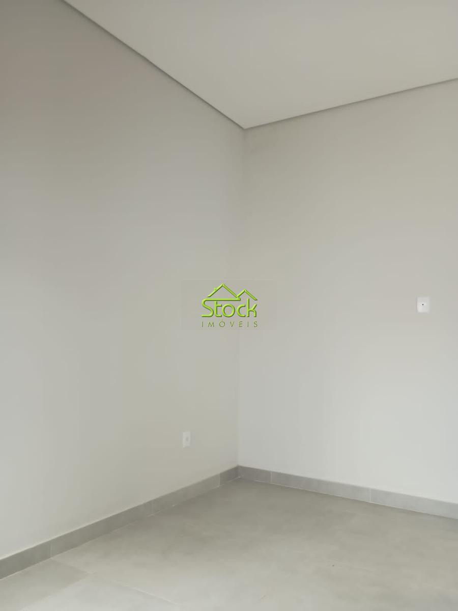 Casa, Jardim Imperial, 3 Quartos, 2 Vagas, 1 Suíte