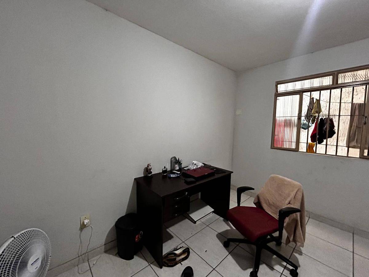 Casa, Floresta, 3 Quartos, 0 Vaga, 1 Suíte