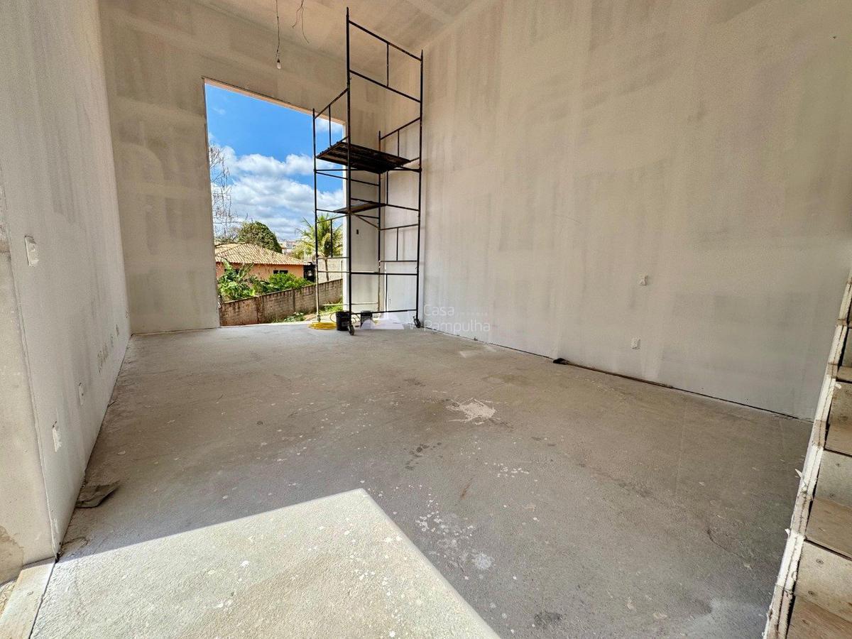 Casa, Trevo, 4 Quartos, 4 Vagas, 2 Suítes