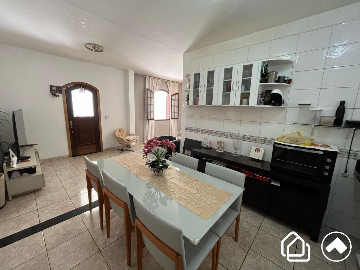Casa, Buritis, 5 Quartos, 5 Vagas, 1 Suíte