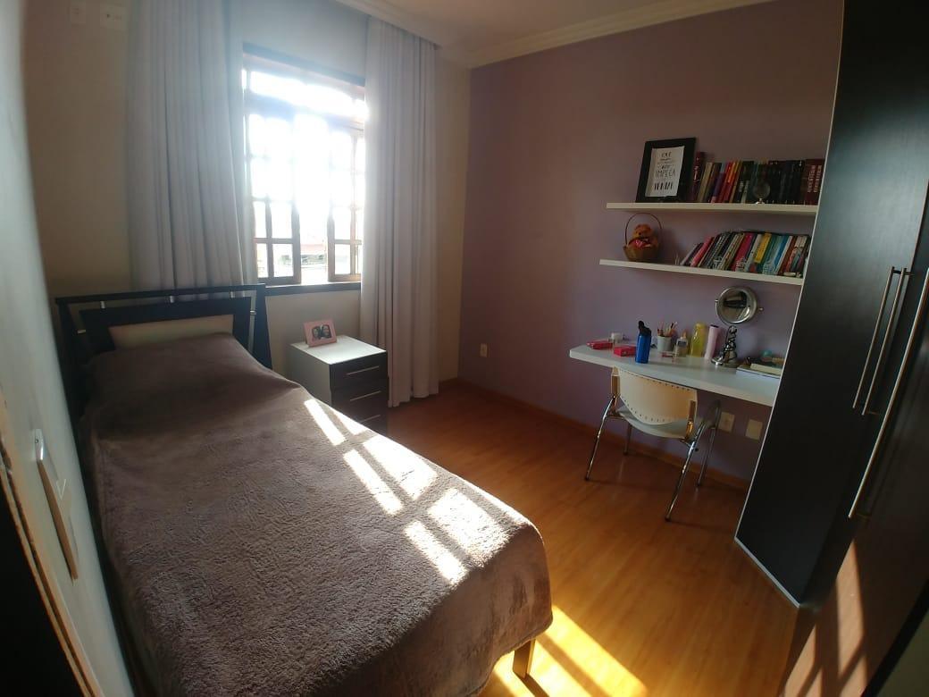 Casa, Jardim Riacho das Pedras, 3 Quartos, 8 Vagas, 1 Suíte