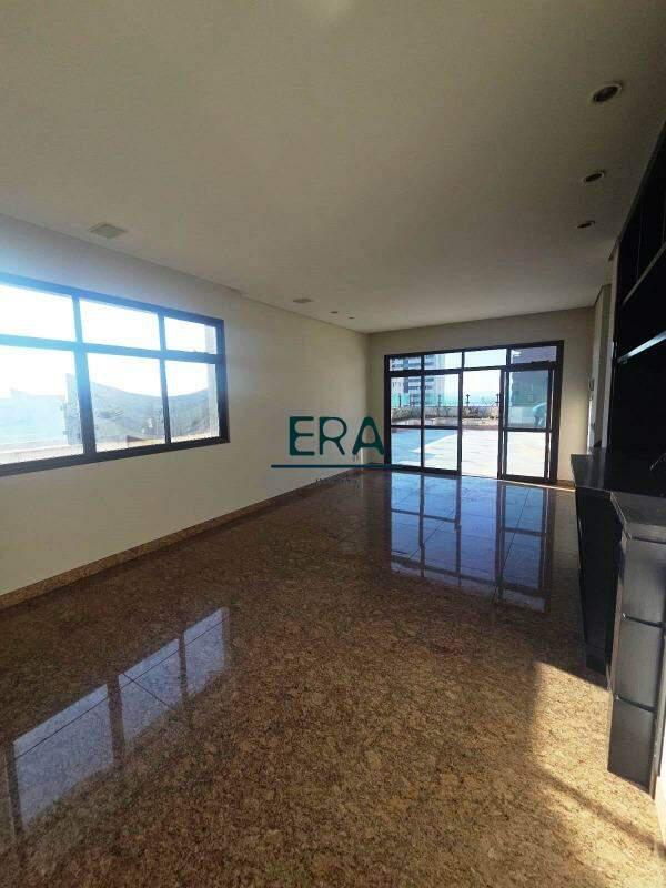 Cobertura, Funcionários, 5 Quartos, 4 Vagas, 4 Suítes