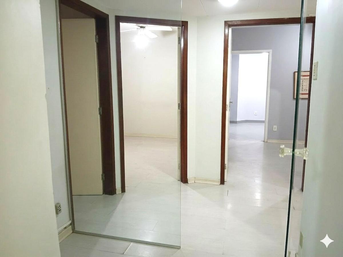 Sala, Santa Efigênia