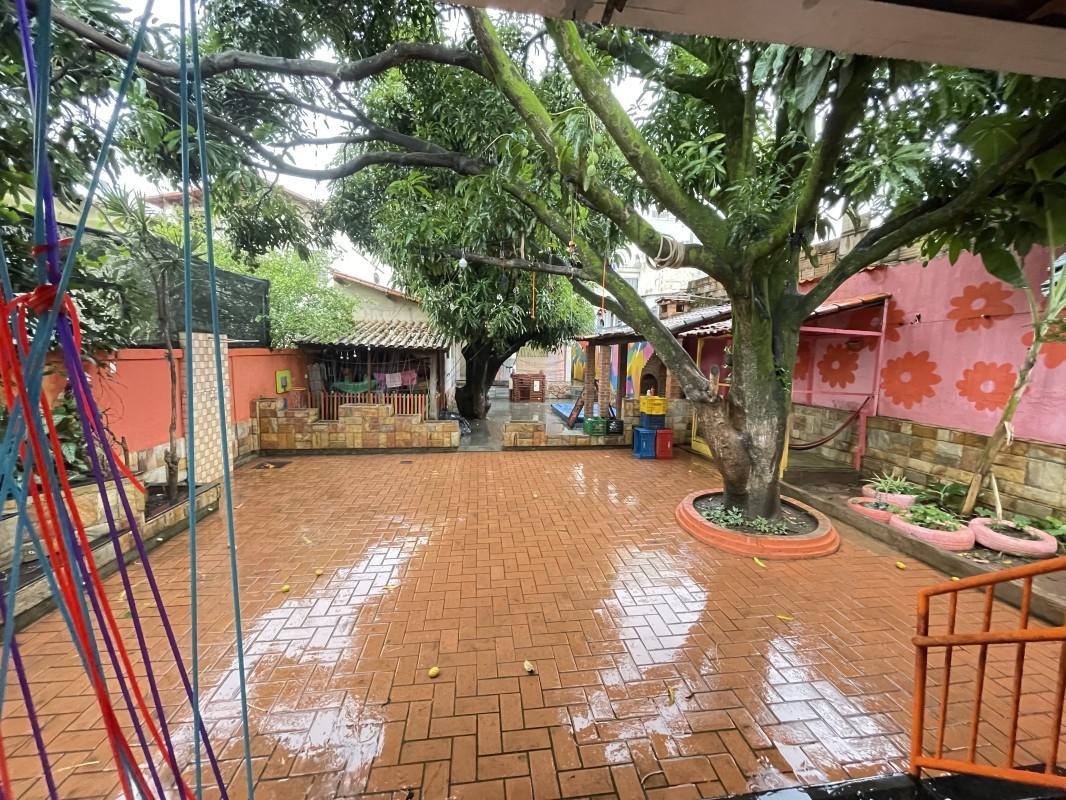 Casa, Sagrada Família, 3 Quartos, 2 Vagas, 2 Suítes