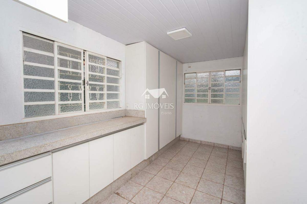 Casa, Milionários, 4 Quartos, 11 Vagas, 1 Suíte