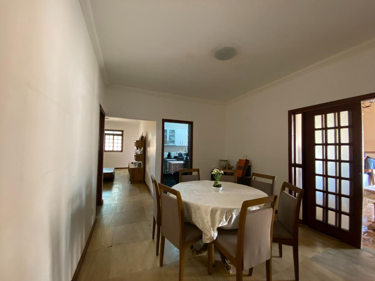 Casa, Braúnas, 3 Quartos, 7 Vagas, 3 Suítes