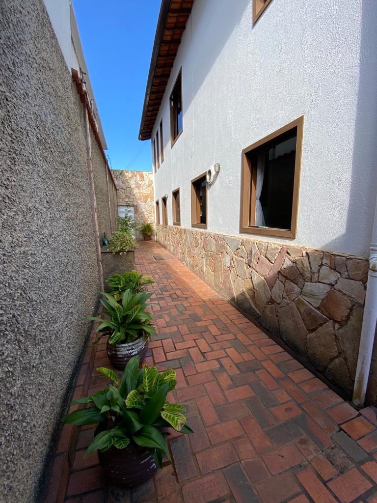 Casa, Castelo, 5 Quartos, 4 Vagas, 1 Suíte