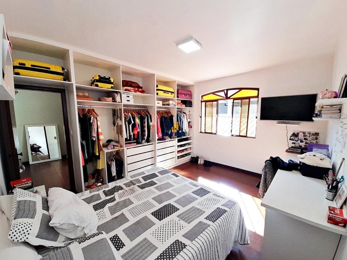 Casa, Caiçaras, 5 Quartos, 4 Vagas, 2 Suítes