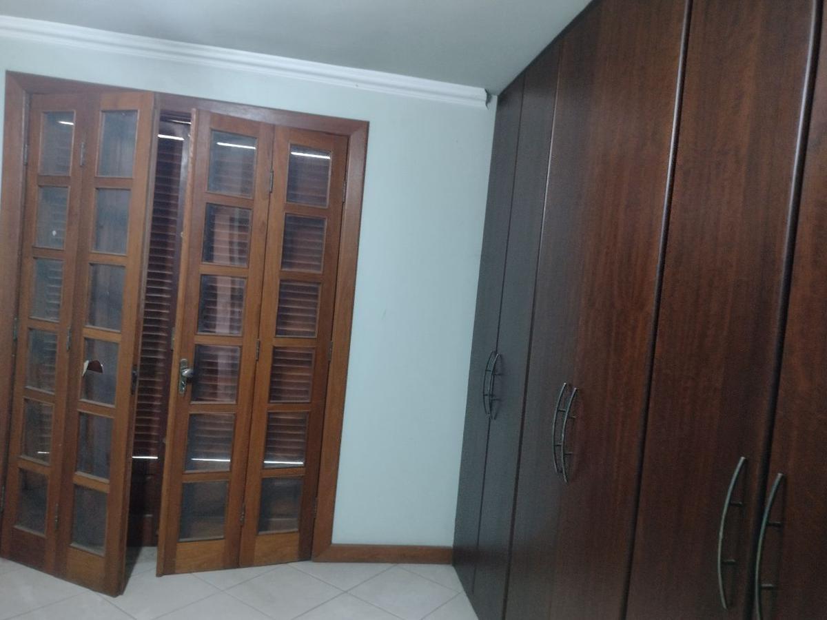 Casa, Europa, 3 Quartos, 8 Vagas, 1 Suíte