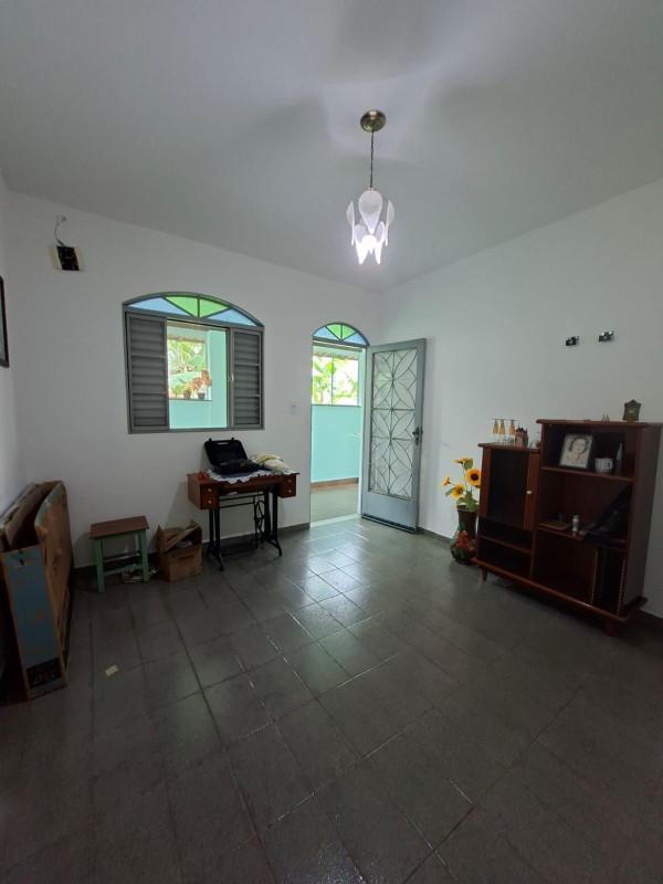 Casa, Novo Santa Cecília (barreiro), 4 Quartos, 8 Vagas