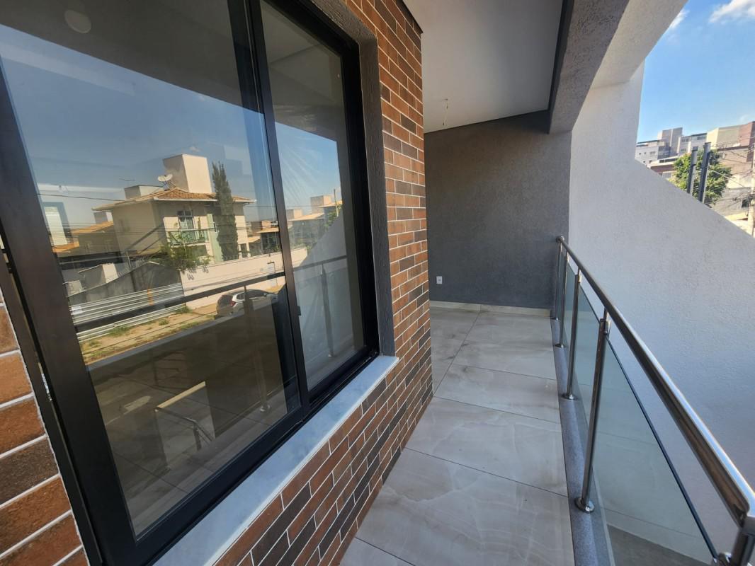 Casa, Cabral, 3 Quartos, 4 Vagas, 1 Suíte