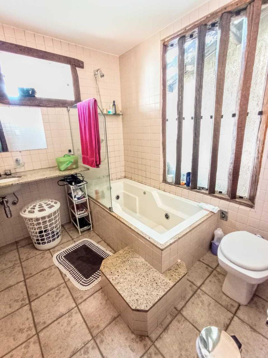 Casa, Castelo, 4 Quartos, 4 Vagas, 1 Suíte