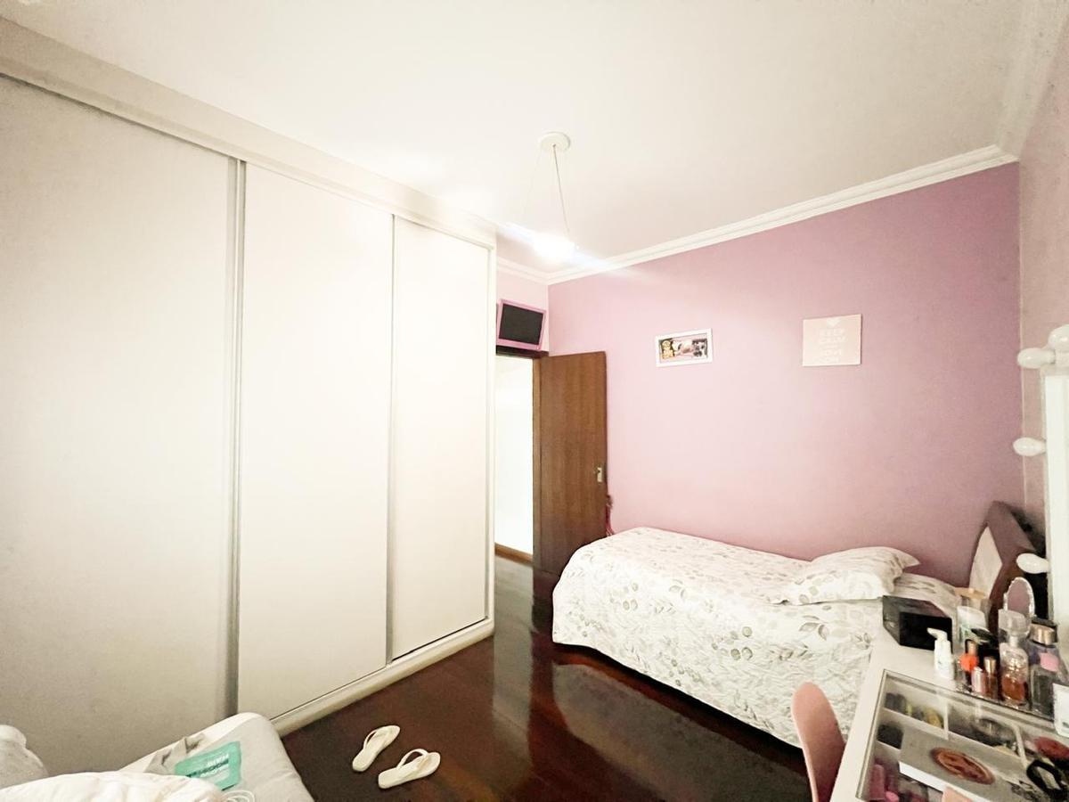 Casa, Arvoredo, 3 Quartos, 8 Vagas, 2 Suítes