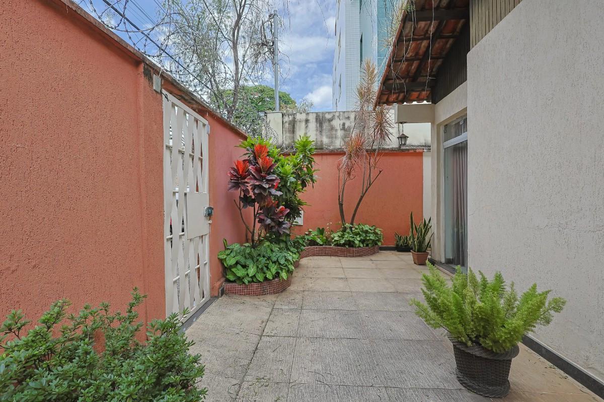 Casa, Liberdade, 5 Quartos, 5 Vagas, 1 Suíte