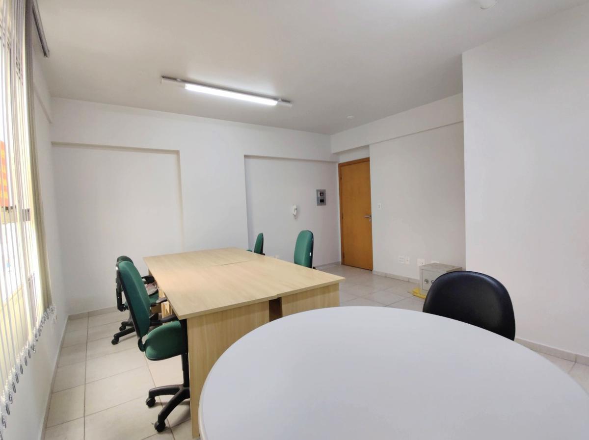 Sala, Cidade Nova, 0 Quarto, 0 Vaga