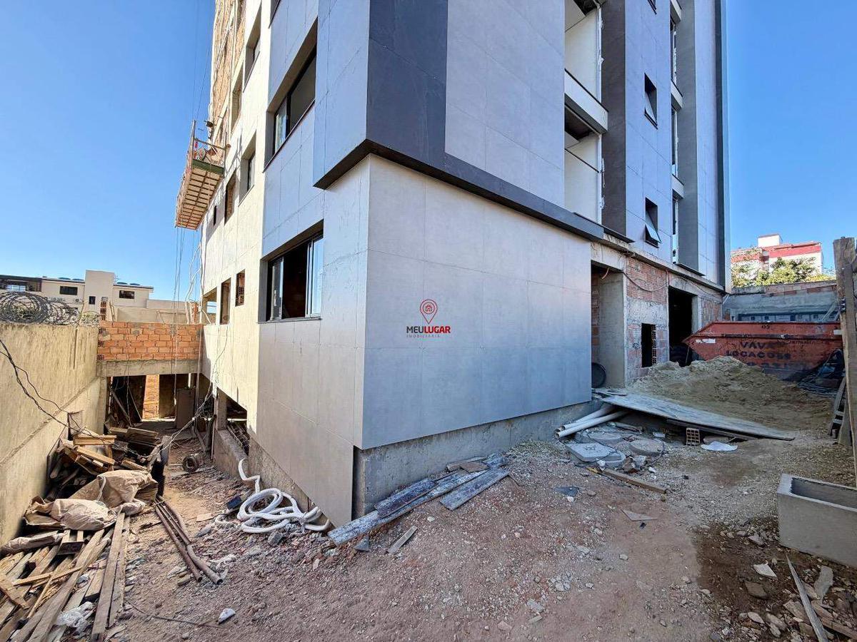 Apartamento, Barreiro, 3 Quartos, 2 Vagas, 1 Suíte