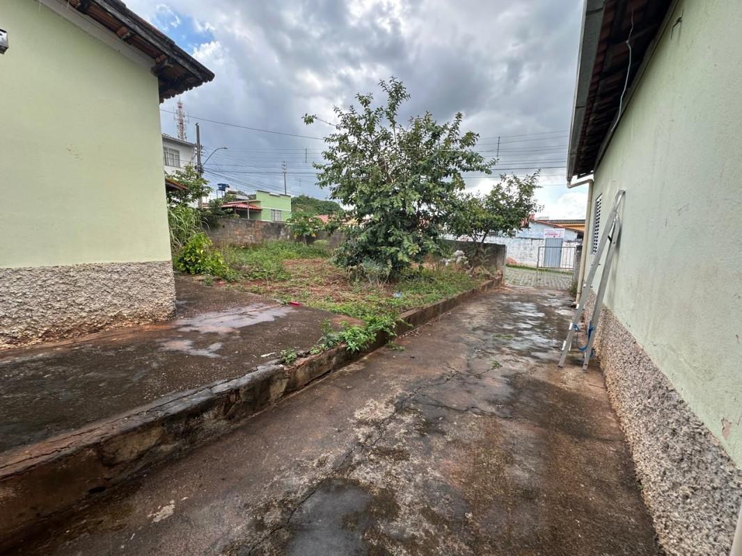 Casa, Centro, 3 Quartos, 0 Vaga