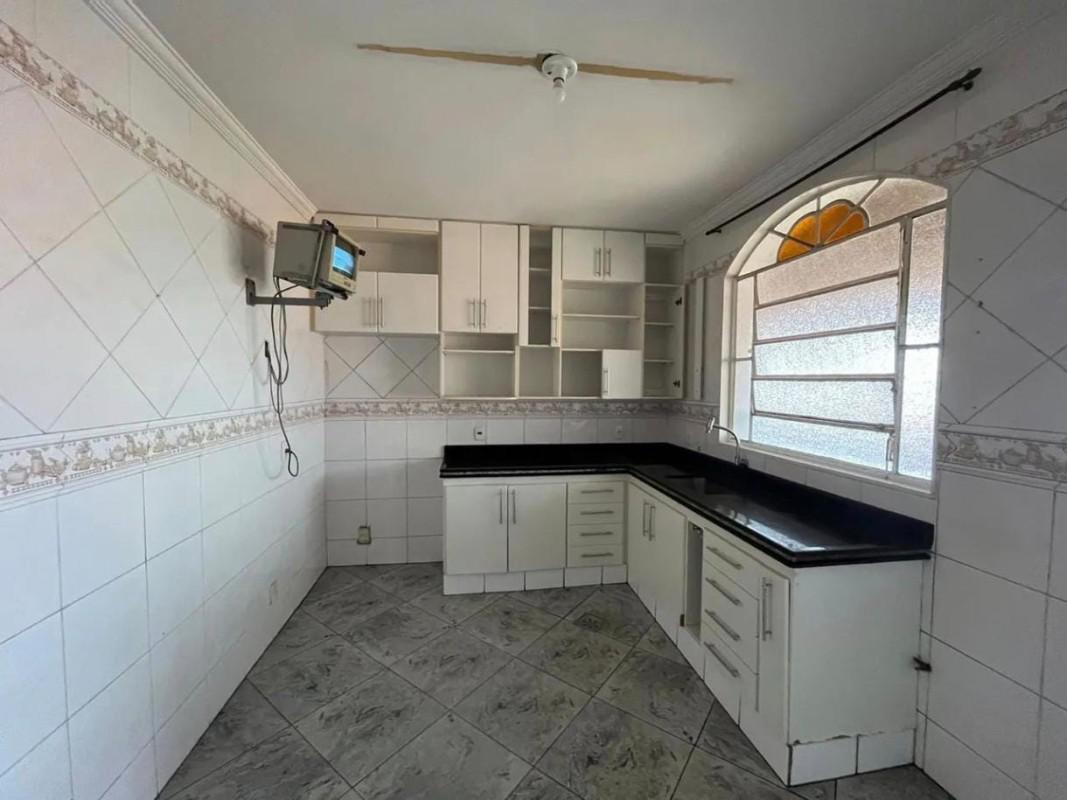 Casa, Fonte Grande, 4 Quartos, 5 Vagas, 1 Suíte